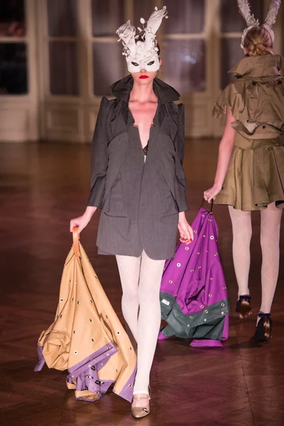 Look 5